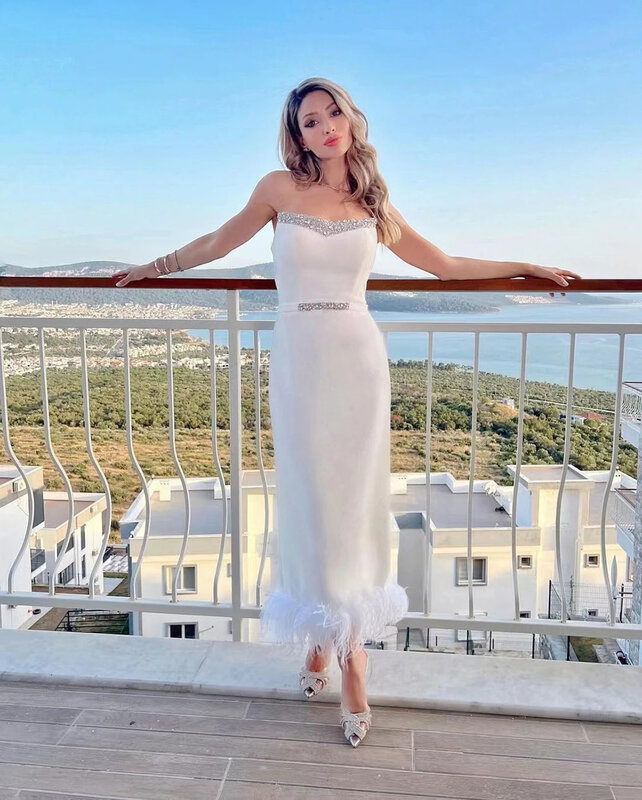 Gaun Prom bulu 2024 manik-manik payet bulu tanpa tali sabuk Satin gaun acara Formal gaun malam vestidos de gala