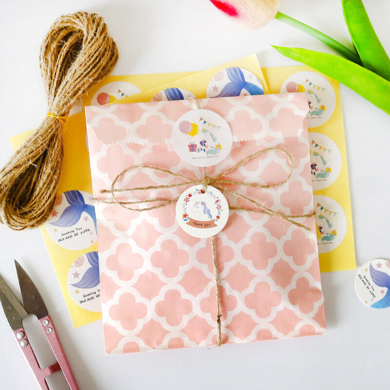 25pcs/lot 13x18cm Kraft Paper Bags Treat Candy Bag Cookie bag Dot Stripe Print Paper Bag mini Envelope Party Favor Gift Wrap Bag