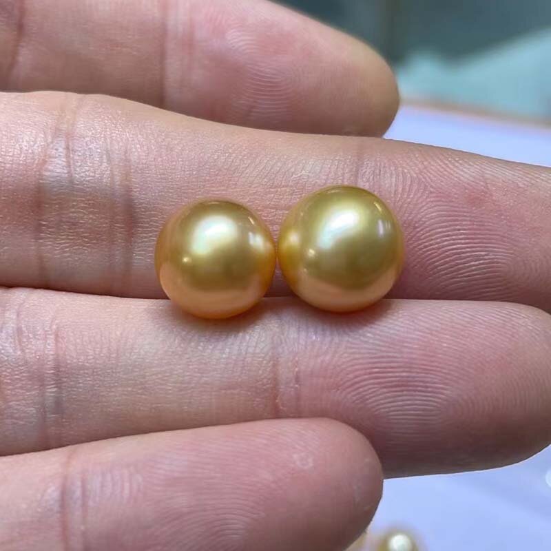 Sepasang modis 10-11mm bulat emas longgar mutiara kilau kurang cacat kualitas baik untuk wanita perhiasan anting Stud