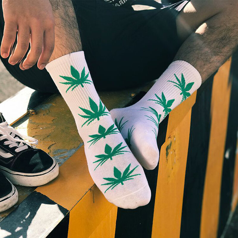 Man Fashion comfortable high quality cotton socks leaf maple leaves casual long paragraph hemp weed boat socks spring and autumn