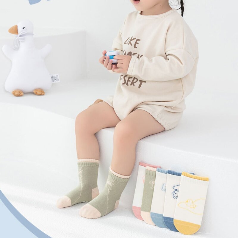 Kaus kaki lantai bayi, kaus kaki kartun warna campuran Anti selip hangat untuk balita rumah uniseks 2023
