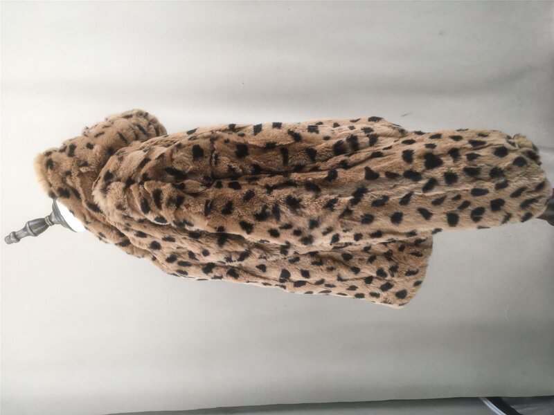 Natürlicher Rex-Kaninchen mantel mit Kapuze Leoparden-Punkt druck braune Farbe pelzige winter warme Damen oberbekleidung