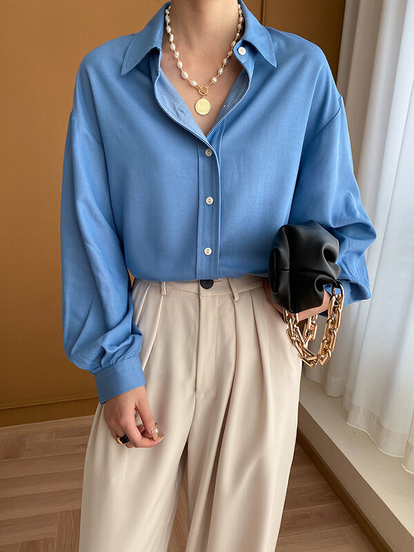 [LANMREM] niebieskie nieregularna luźna koszule damskie klapy jednorzędowe pani biurowa modne bluzki 2024 lato nowe 26 d9021