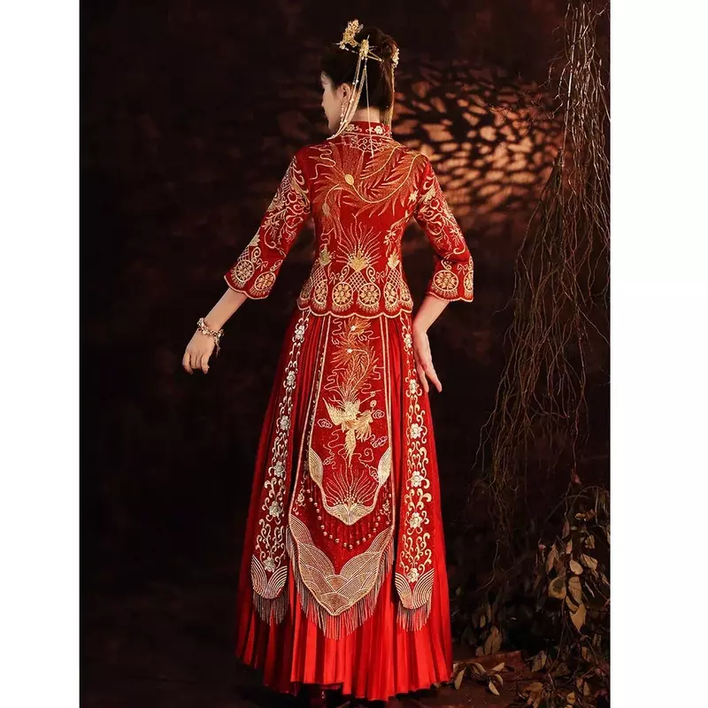 Tradycyjna chińska wysokiej jakości suknia ślubna z haftem panna młoda czerwona plisowana odzież Xiuhe Retro wyrafinowana stylowa poślubić Cheongsam