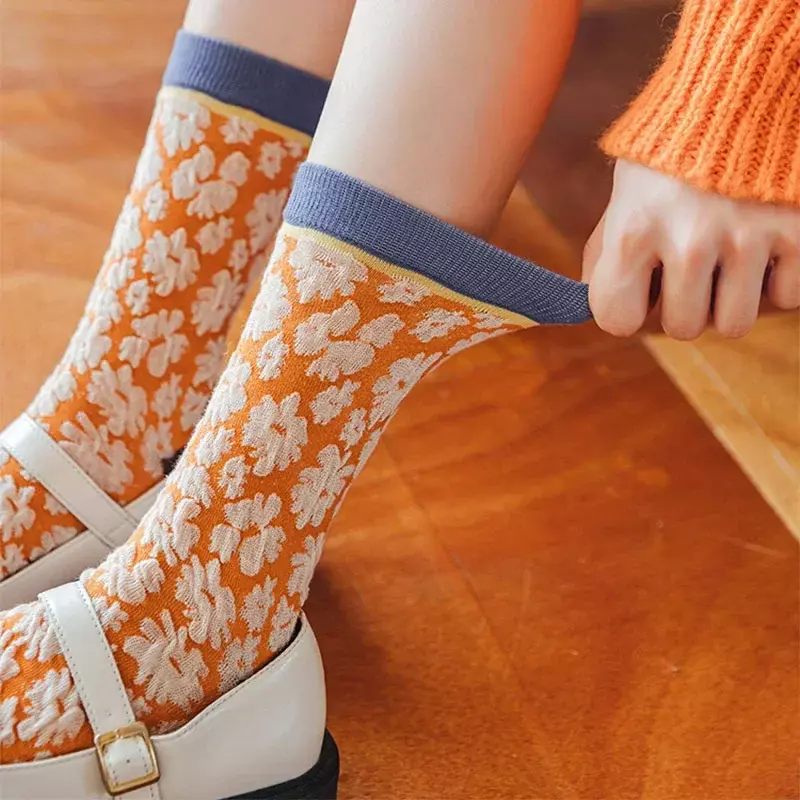 ถุงเท้าสตรีผ้าแจ็คการ์ดปักลายสำหรับผู้หญิงถุงเท้าสตรีผ้าแจ็คการ์ดลายนูนไม่สมมาตร AB สไตล์ย้อนยุค