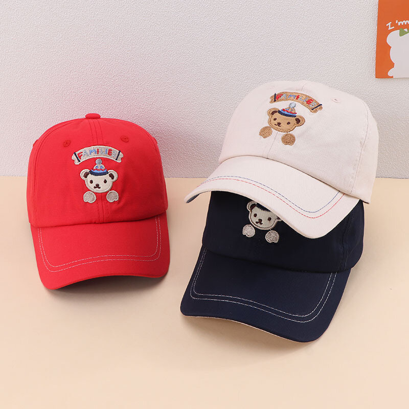 刺繍されたクマのデザインの野球帽,漫画の刺繍が施された野球帽,男性と女の子のためのファッショナブルなスタイル,UV耐性のある屋外の日よけ帽