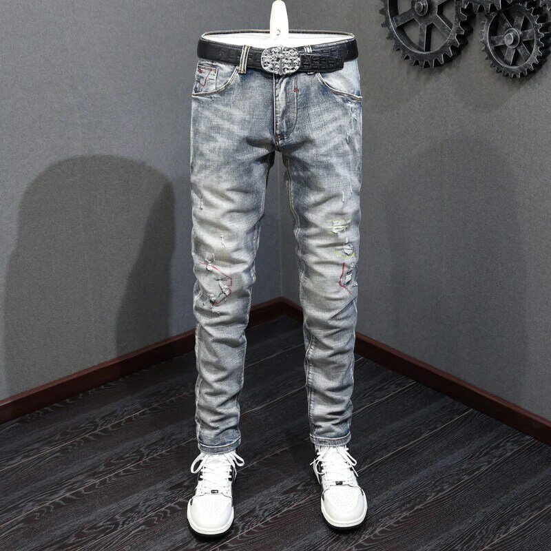 Moda w stylu Vintage mężczyźni dżinsy wysokiej jakości Retro szary niebieski elastyczny Slim Fit porwane jeansy mężczyźni haft projektant spodnie w stylu Hip Hop Homme
