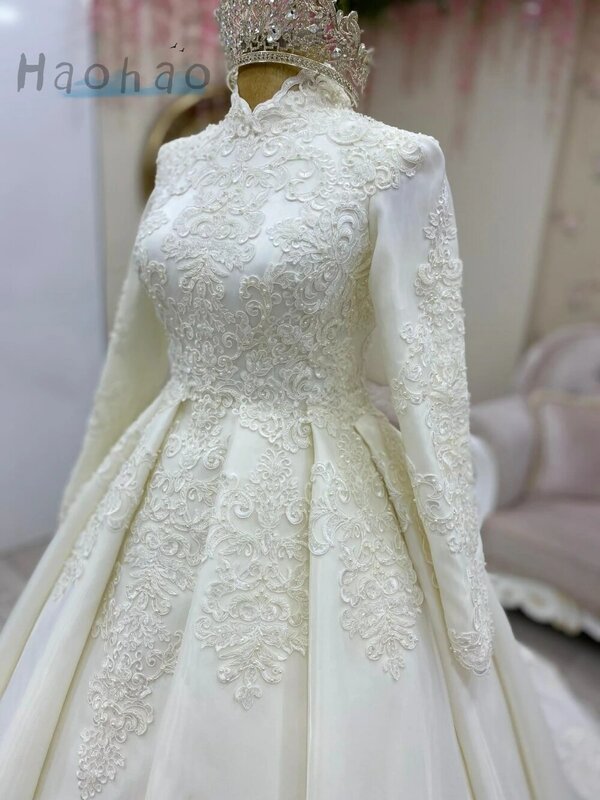 Gaun pernikahan Muslim applique renda mewah 2024 untuk wanita gaun pengantin Dubai Arab leher tinggi lengan panjang gaun pengantin wanita