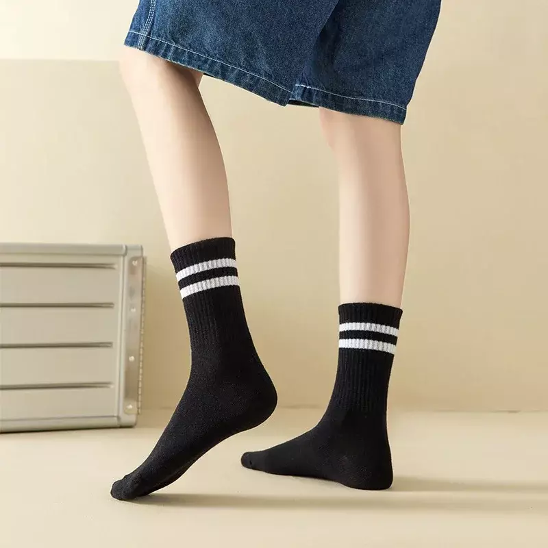 AL YOGA Cotton Mid length Sports Socks Four Seasons Deodorant Black and White Long Sports and Leisure Socks with Logo