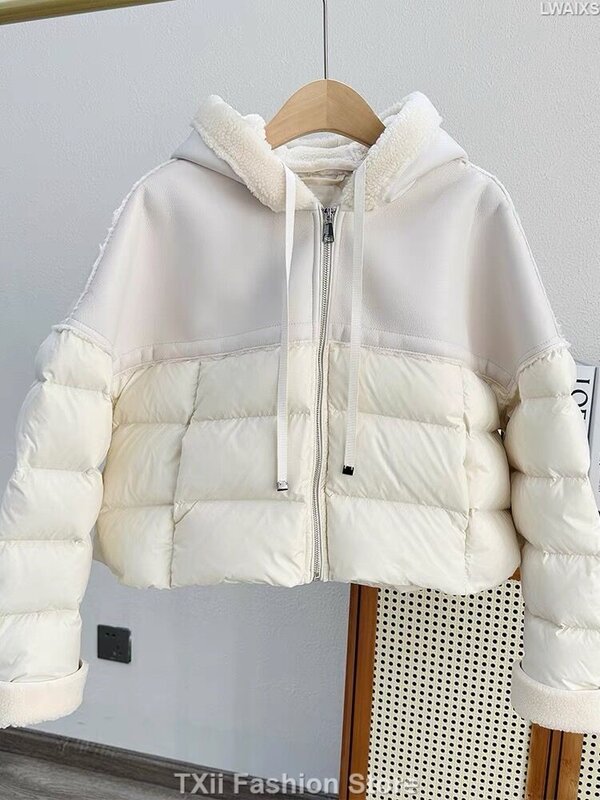2023 neue Winter Daunen mantel Frauen koreanische Mode Kurz stich Kontrast Kapuze Pu Leder Schaffell Mantel dicke warme Parkas Outwear