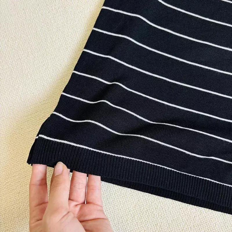 High quality 2024 sand Holidays Classic Black and White Contrast Striped Knit Vest Wool Breathable Comfortable Elastic Hip dress