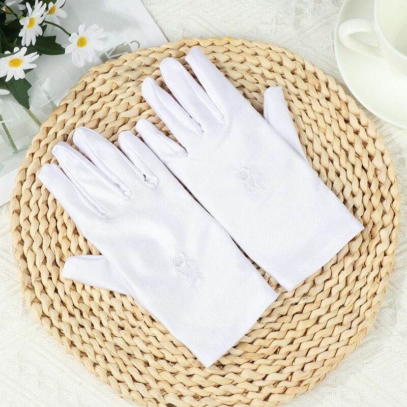 Cienkie rękawice z ochroną przeciwsłoneczną na zewnątrz elastyczne haftowane rękawiczki do jazdy pełne palce dziewczęce