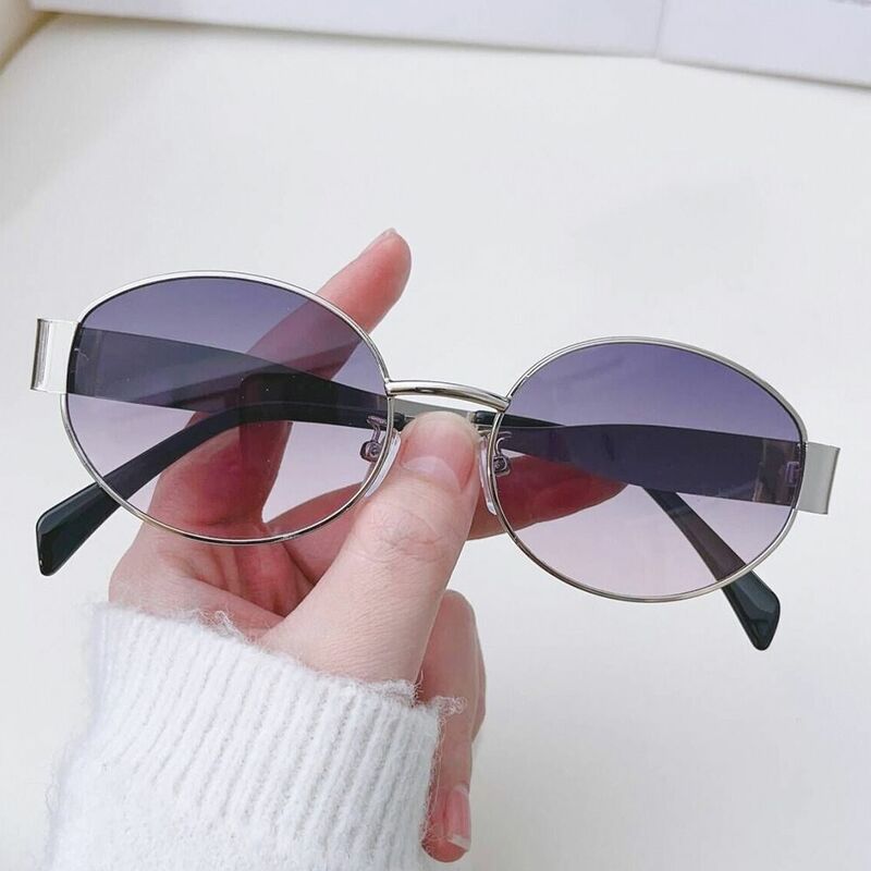 Uv400 Bescherming Ovale Zonnebril Trendy Metalen Frame Punk Brillen Zwarte Tinten Voor Dames En Heren