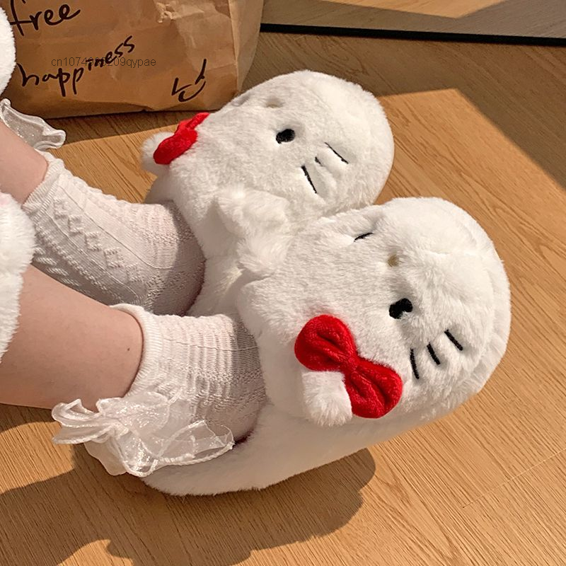 Sanrio Kawaii Hello Kitty pantofole in peluche per la casa delle donne inverno New Sweet Cute Girls scarpe antiscivolo in cotone per interni scarpe calde di moda