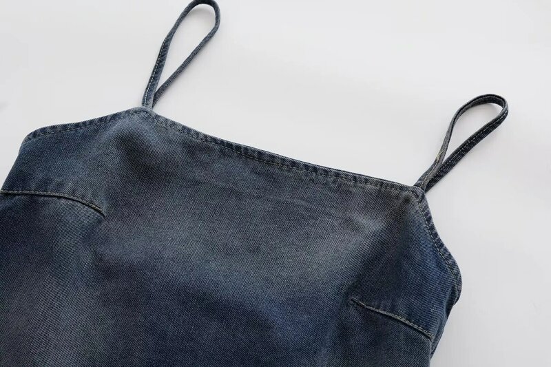 Женское облегающее джинсовое платье миди без рукавов с кружевными вставками и открытой спиной
