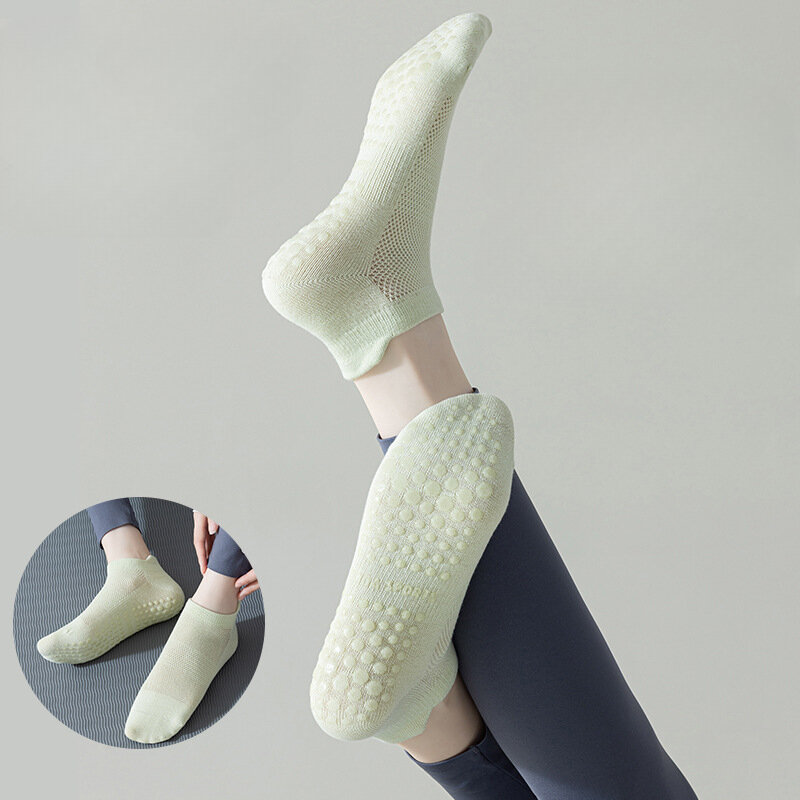 Calzini da Yoga in tinta unita calzini corti da donna in cotone a rete sottile traspirante a taglio basso calzini sportivi da ballo in Silicone antiscivolo per Pilates