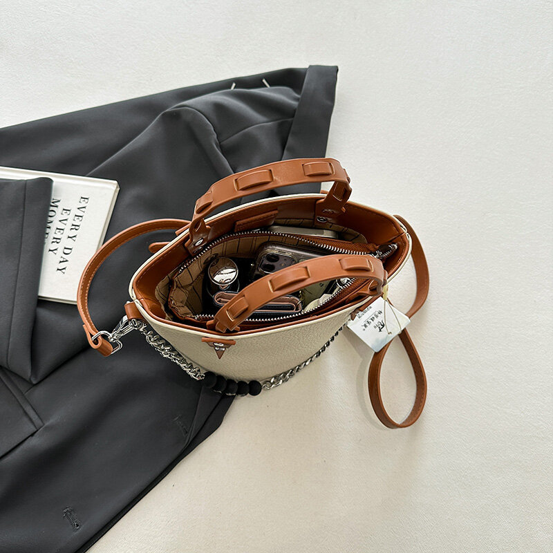 Damska torba typu Bucket Letnia nowa moda Dziewczęcy łańcuszek Pojedyncza torba na ramię Crossbody Casual dojeżdżająca do pracy Projektant Luksusowa torba