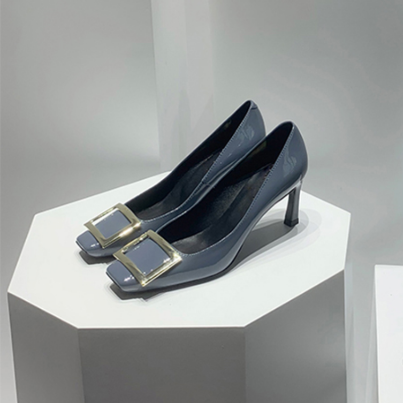 Zapatos de tacón alto con hebilla cuadrada de Metal para mujer, calzado de boca baja con cabeza cuadrada, primavera y otoño, 2023