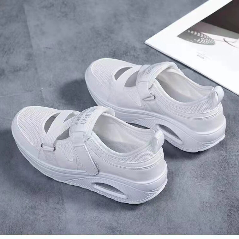 2022 Wobble أحذية نسائية ربيع جديد تنفس شبكة أحذية عمل سميكة سوليد عادية لينة سوليد الرياضة المضادة للانزلاق الأبيض أحذية تمريض