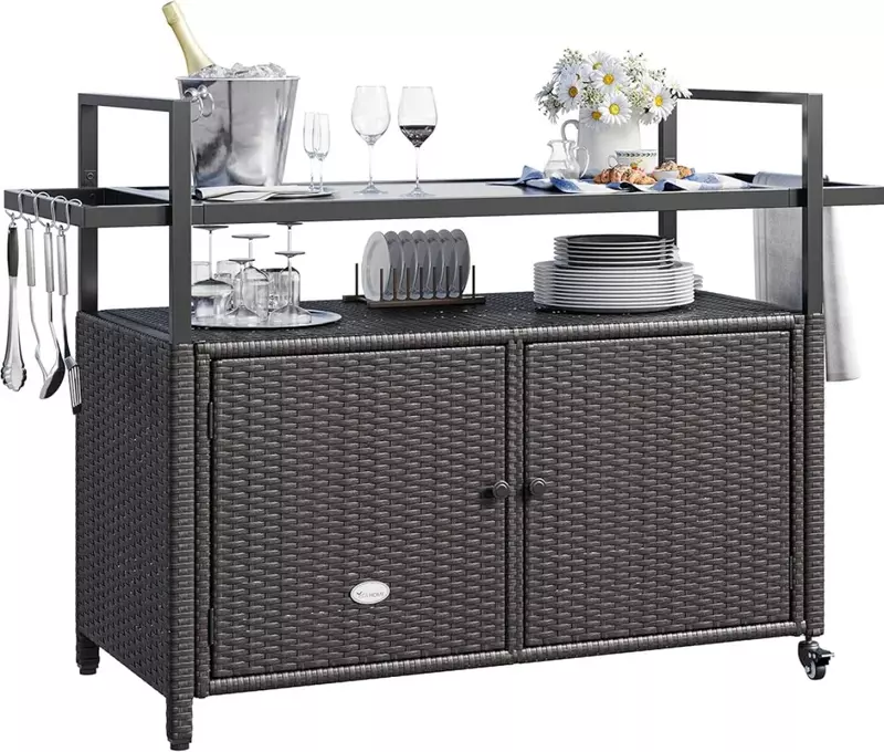 Grande mesa de barra de vime ao ar livre portátil, rodas e mesa de vidro preto para cozinha do pátio e carrinho de bar, marrom escuro