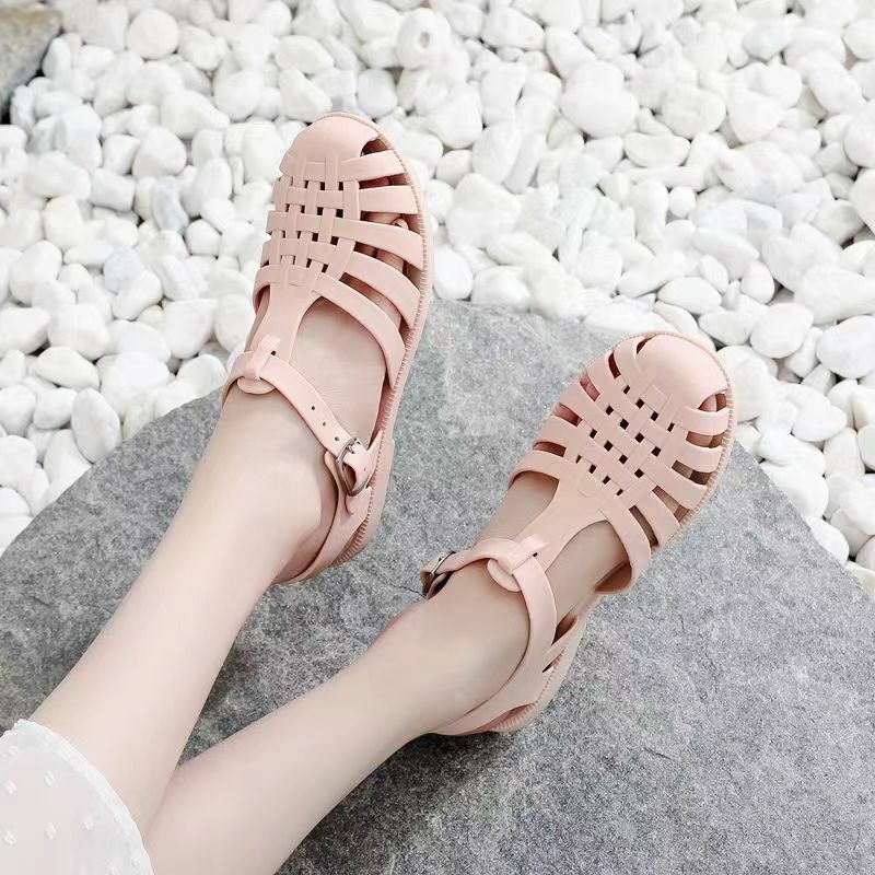 New Women's Summer Baotou Hollow Out Flat Sole Sandals Soft Sole Non Slip Breathable Beach Sandals Free Shipping Student Sandals