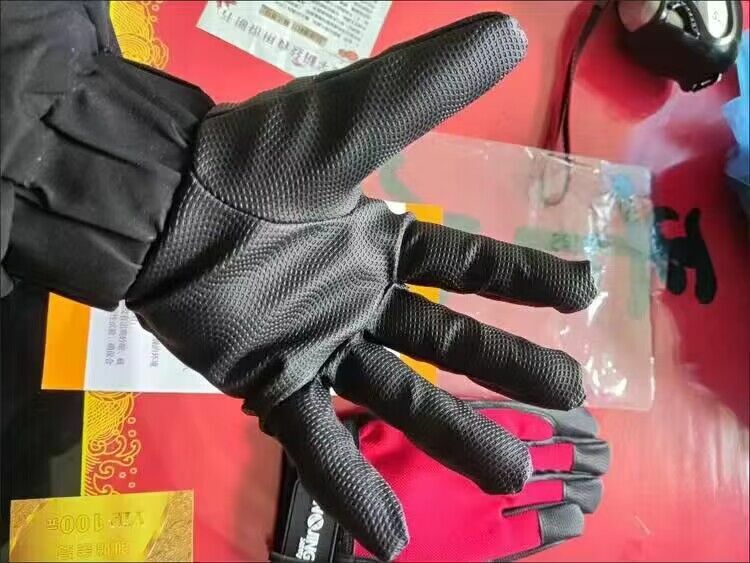 1 Pair Anti-Electricity Protective 220V Voltage Electrical Insulating Gloves Rubber Electrician Safety Gloves