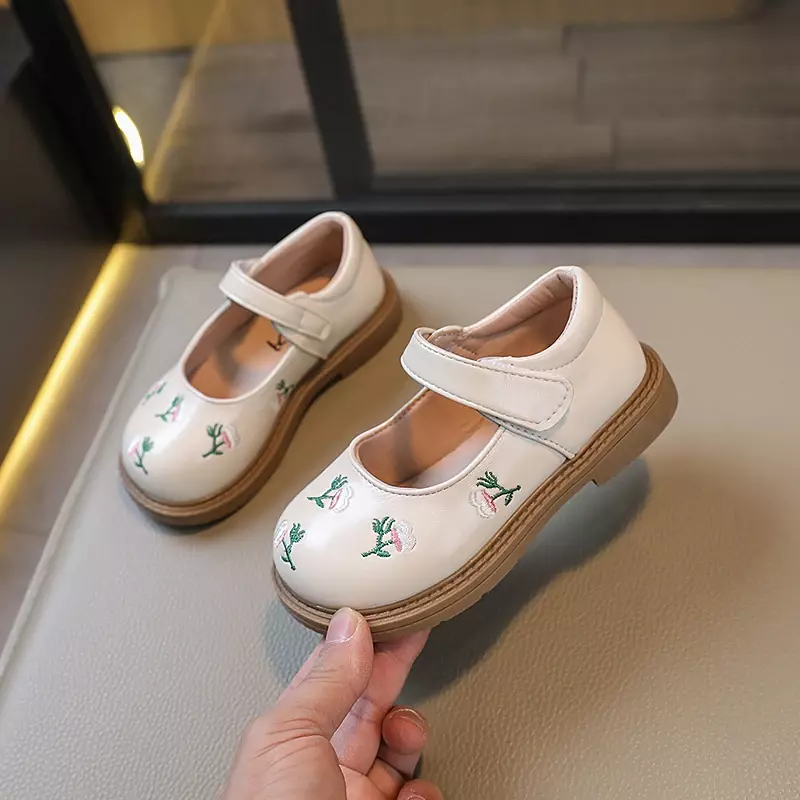 Kids Leather Shoes Embroidery Flowers Princess Sweet Girls National Style Flats Children's Flat Mary Janes Soft Dress Shoes Soft