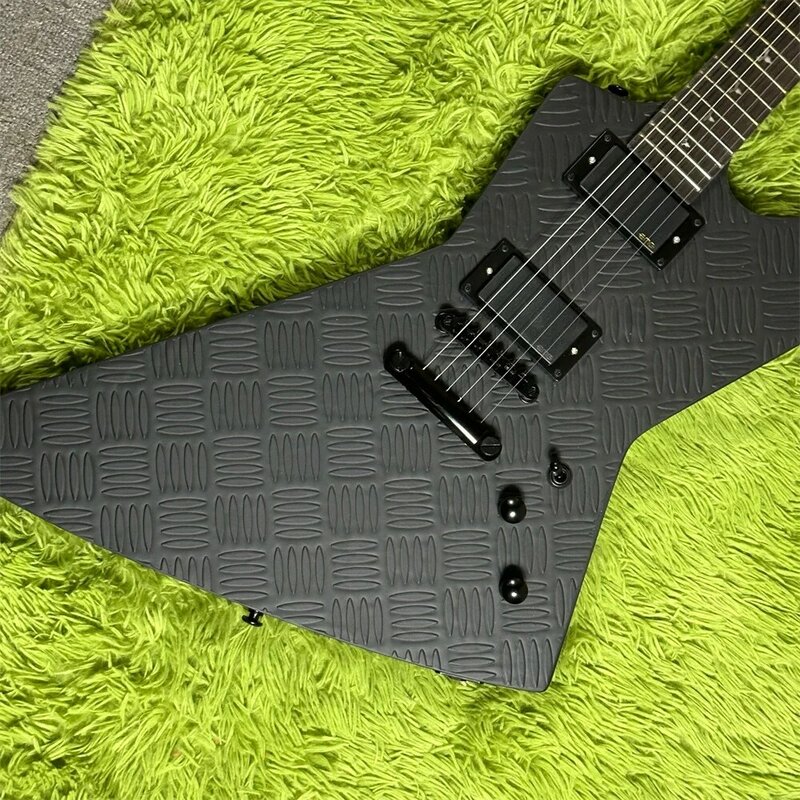 In magazzino l'ordine della chitarra elettrica nera di alta qualità sarà spedito immediatamente chitarre guitarra