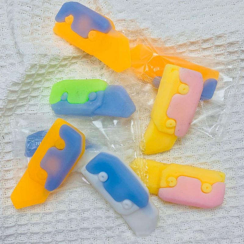 Mini Carrot Knives Squeeze Toys Durable TPR Glow-In-The-Dark Colorful Cutter Toy Funny Stress Relief Pinch Gift for Kids Adults