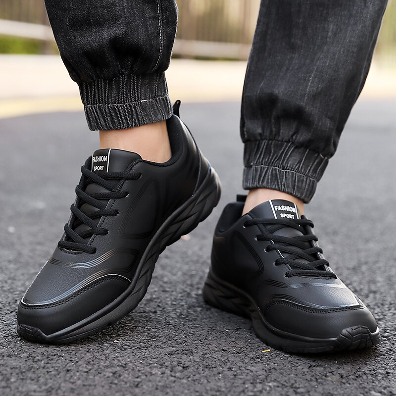 Czarne trampki dla mężczyzn wysokiej jakości trampki jesienno-zimowa rozrywka na zewnątrz antypoślizgowa męska sztuczna skórzane buty sportowe