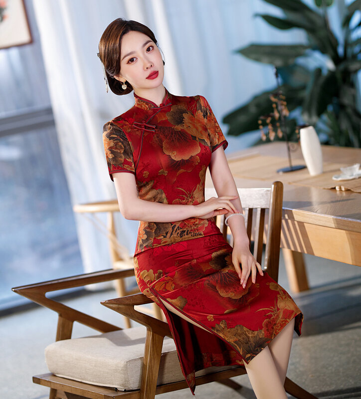 Sommer kurz ärmel ige lange Cheong sam chinesische traditionelle Kleidung Frauen Satin Blumen druck Qipao Kleid