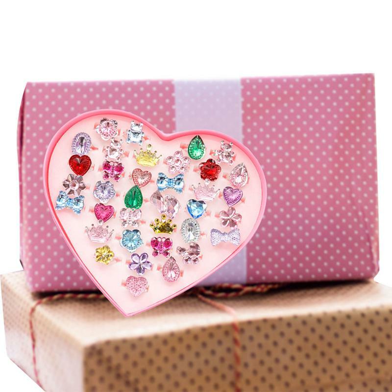 Anillos ajustables con forma de corazón para niñas, juego de anillos de gemas para niños, con vitrina, vestido, regalo, 36 piezas
