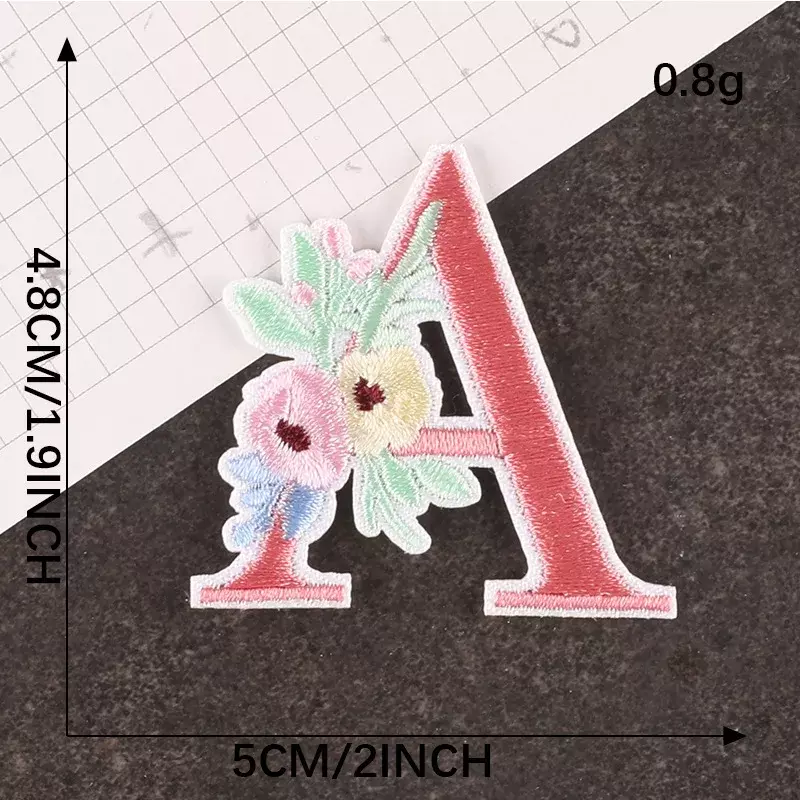 Nieuwe Borduurwerk Letter Patch Diy Bloemen Alfabet Sticker Zelfklevende Stof Accessoires Ijzer Op Patches Voor Kleding Jurk Handtassen