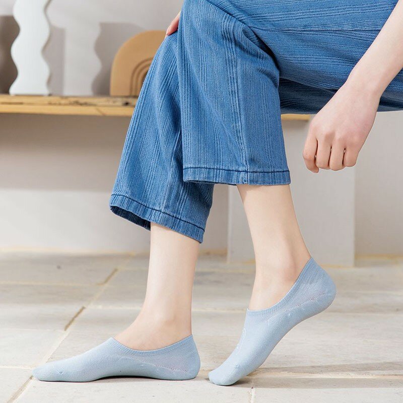 Новые хлопковые носки Kawaii Bear, горячее тиснение, удобные дышащие слипоны, модные женские носки, носки до щиколотки для женщин I140