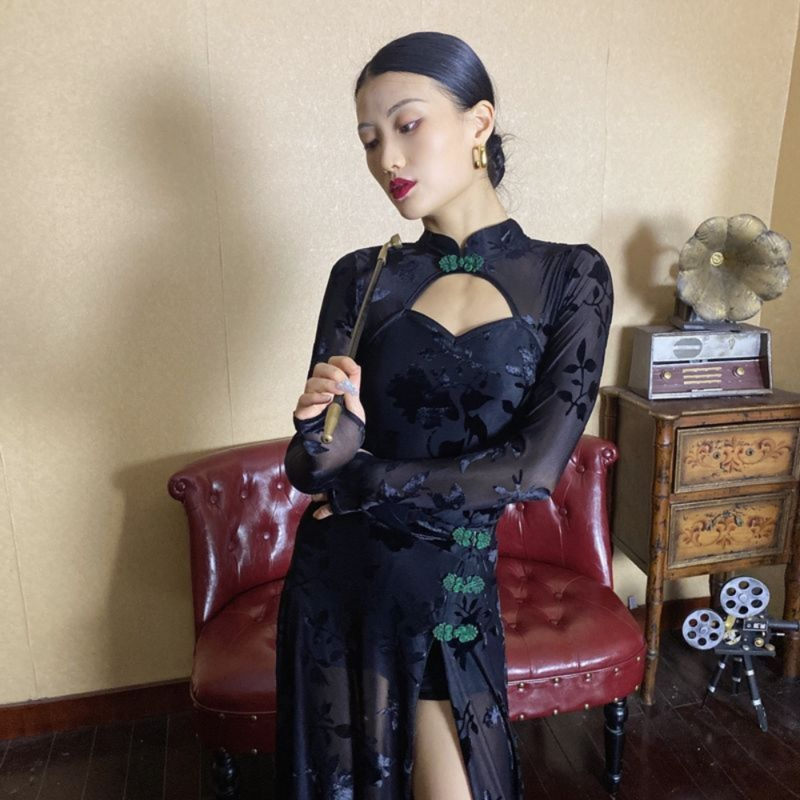 Vintage Chinese Style Flocked Cheongsam Feminine Split Wrapped Hip Disc Buckle High-end Dance Costume Sexy Stage Costume Women
