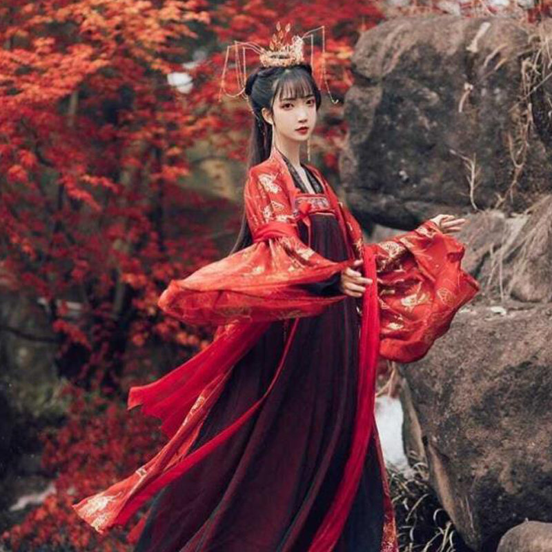 ชุด Hanfu สีแดงสำหรับผู้หญิงชุดปักลายดอกไม้แบบดั้งเดิมของจีนเครื่องแต่งกายคอสเพลย์ชุดนักเรียน