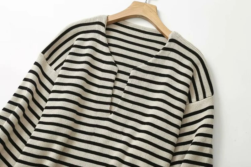 Women 2023 New Fashion Cuff button decoration Loose striped Knitted Sweater Vintage Long Sleeve Female Pullovers Chic Tops