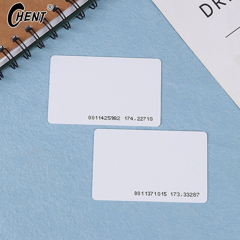 بطاقة بيضاء مع فيلم ، IC ، TK4100 ، مطبوعة على الوجهين ، بطاقة PVC ، تصريح عمل المعرض ، 10 صورة