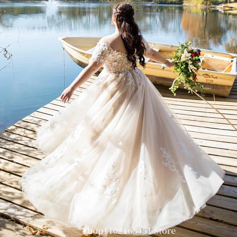 Bohemian Plus Size Beach Wedding Dresses Off the ShoulerBridal Gowns Short Sleeve Lace Appliques Boho Country robe de mariée