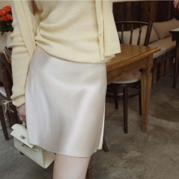 Rok A-line warna polos unik rok Mini ramping tinggi Satin seksi untuk wanita rok Mini ramping putih dasar modis untuk wanita L368