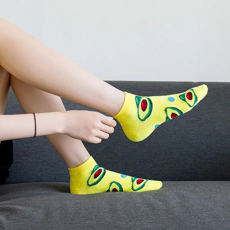 4Pairs Neue Mode Harajuku Obst avocado Lustige Baumwolle Glücklich Unsichtbare Sommer Boot Socken Frauen Männer Kurze niedrigen Nette spaß liebe Socke
