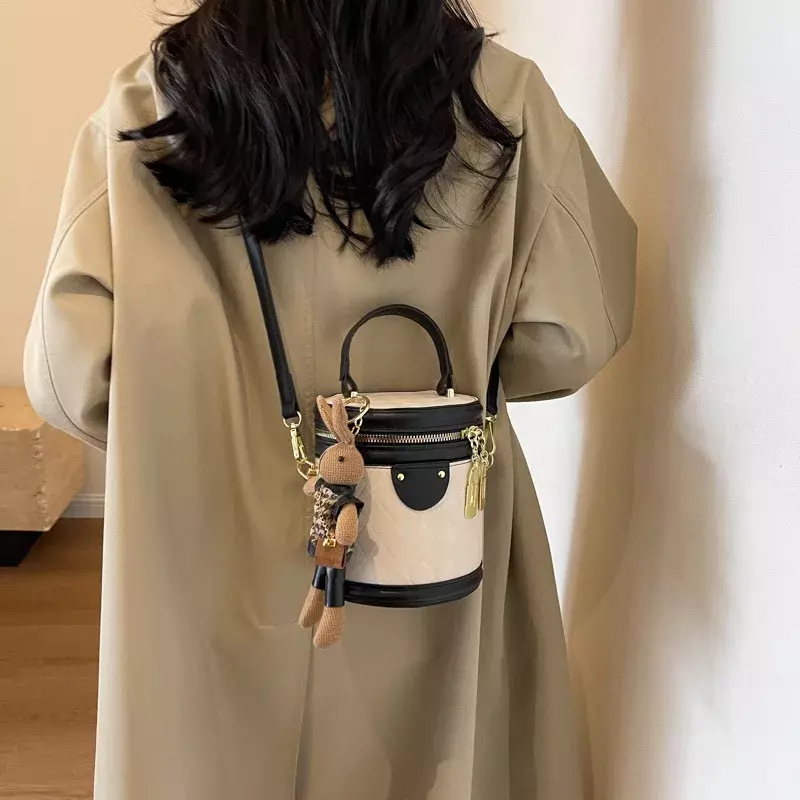 휴대용 버킷 여성 2024 가방, 레트로 쉬운 매칭 숄더, 단색 패션 질감, 다이아몬드 크로스바디 백