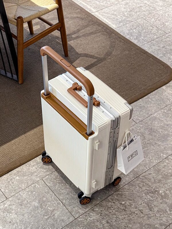 Широкий тянущийся высококачественный чемодан для девушек красивый новый мужской прочный и прочный плотный чемодан с паролем 2024