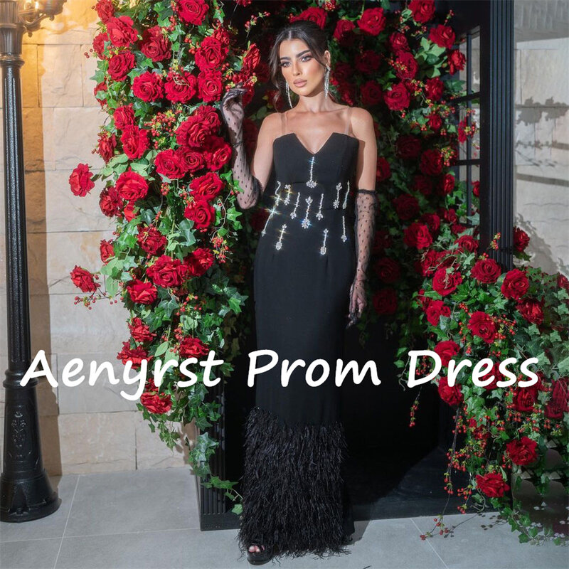 Aenyrst Black Strapless Feathers Evening Dresses For Women Straight Crystal Satin Prom Dress Floor Length Formal Party Gowns