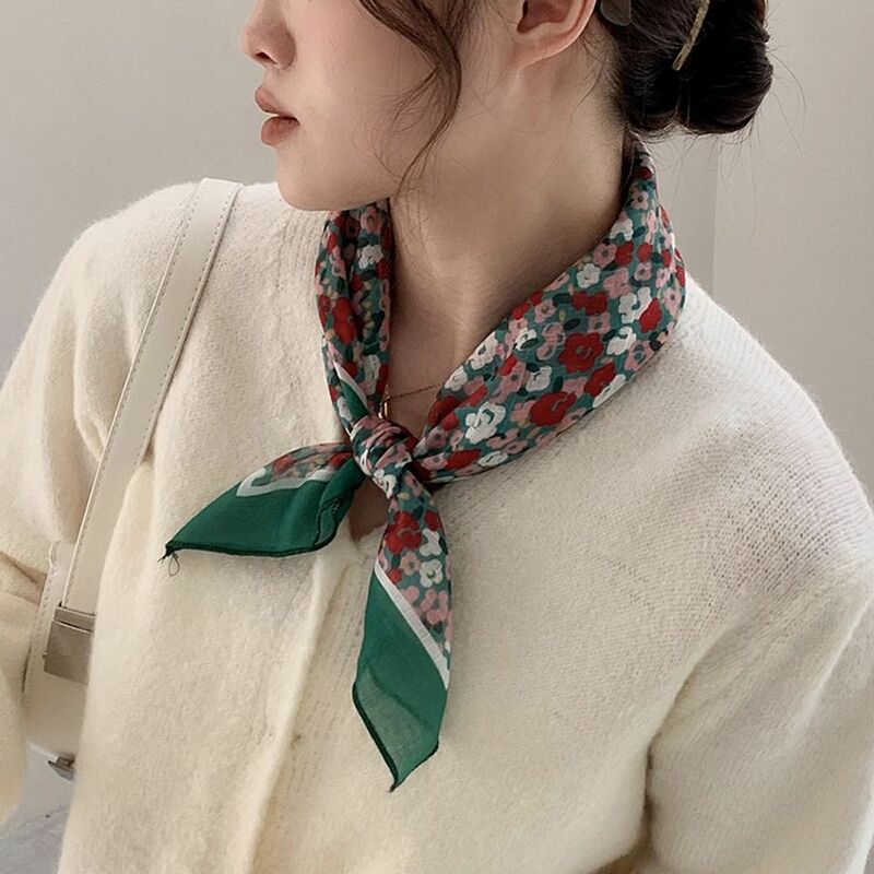 Lenço de algodão floral quadrado para mulheres, bandanas de praia, bandana moda primavera, lenço fino, lenço coreano