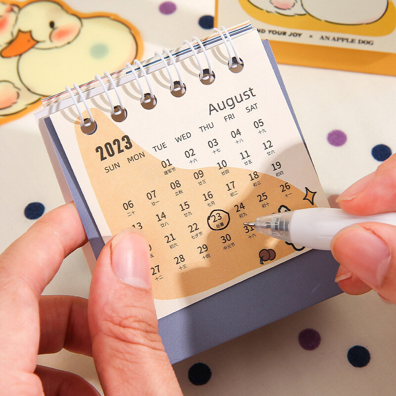 Kalender Meja Mini 2023 Dapat Digunakan untuk Membuat Dekorasi Meja. Tahun Kelinci Adalah Buku Catatan Rencana Yang Indah. Siswa