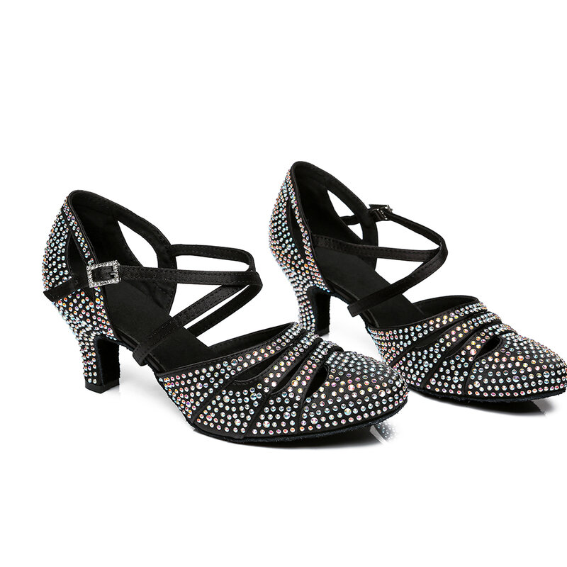 Zapatos de baile de satén de seda con diamantes de imitación para mujer, tacones de baile latino, suela suave, zapatos de cabeza envolvente, moda de verano