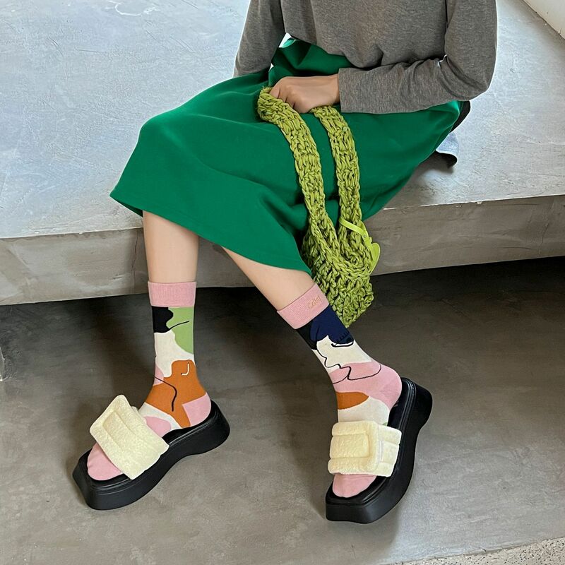 วรรณกรรมฤดูใบไม้ร่วงฤดูหนาว Retro ผู้หญิงใหม่ Harajuku Ins Jacquard ภาพวาดสีน้ำมันถุงเท้าถุงเท้ามีความสุข