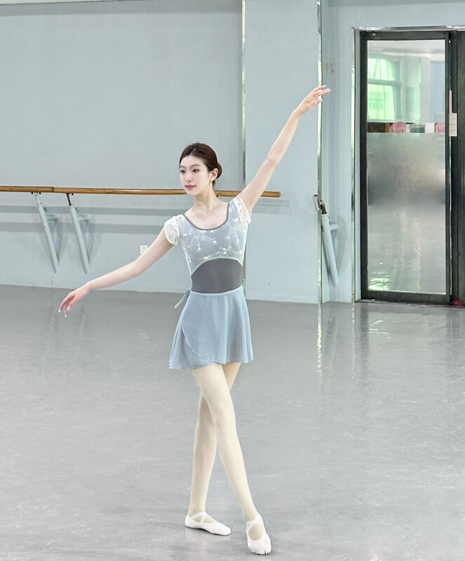 Leotard menari senam balet wanita 2024 keluaran baru pakaian olahraga menari harian Coverall dansa balet elegan dewasa