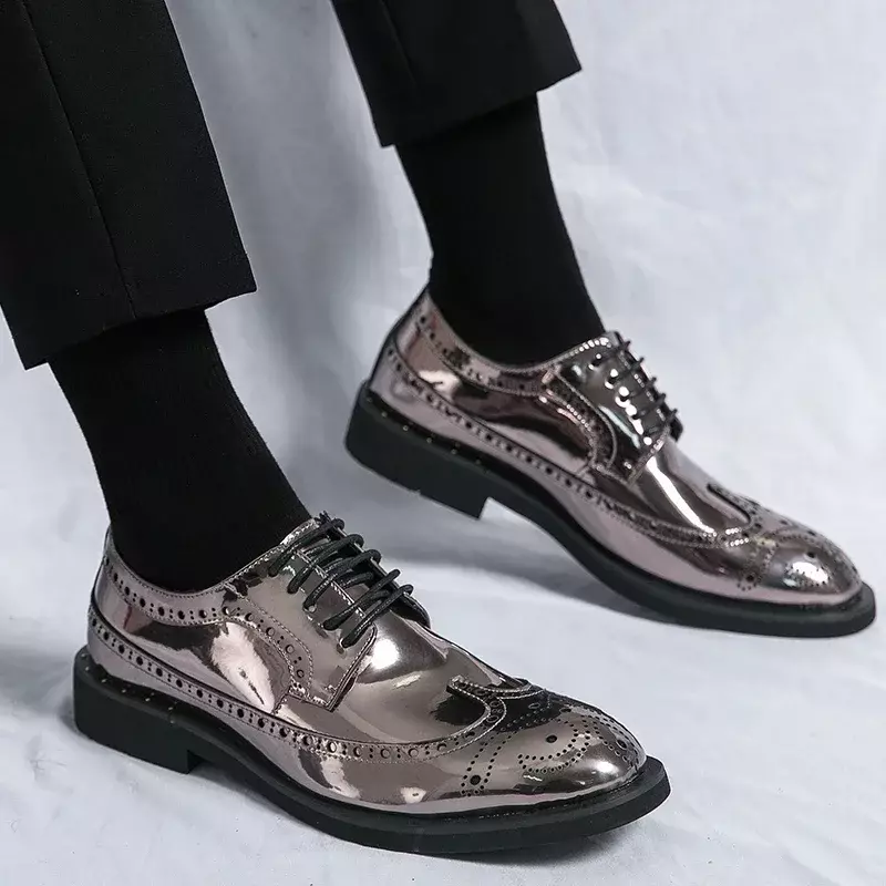 남성용 원피스 슈즈, 하이 퀄리티 패션, 편안한 비즈니스, 포멀한 브로그, 반짝이는 신발, 골드 신사 신발